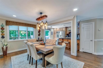 Welcome to this beautifully updated, move-in-ready townhouse - photo 8