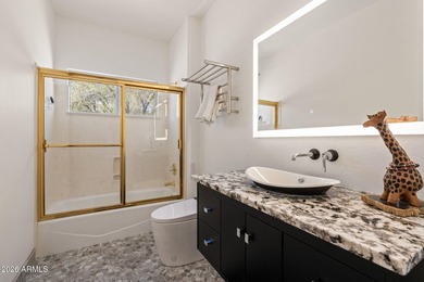 SELLER PAYS CLOSING COSTS!! Contemporary ART home!! Elevated - photo 37