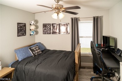 Beautifully maintained 3-bedroom plus den, office nook area, 2.5 - photo 7