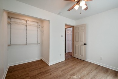 Beautifully upgraded modern condominium in the heart of Long - photo 11