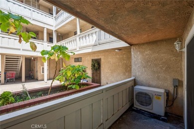 Beautifully upgraded modern condominium in the heart of Long - photo 20
