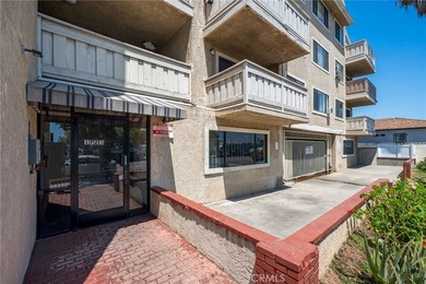Beautifully upgraded modern condominium in the heart of Long - photo 23
