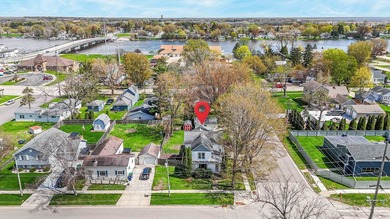 Step into timeless charm in the heart of Winneconne! This - photo 4
