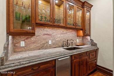Welcome to one of the most iconic estates in Wolf Creek Ranch - photo 23