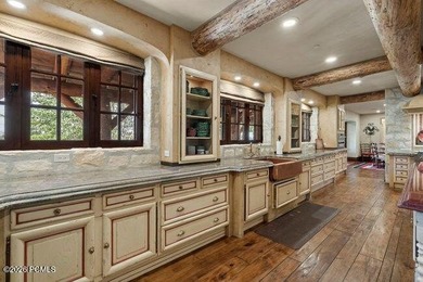 Welcome to one of the most iconic estates in Wolf Creek Ranch - photo 38