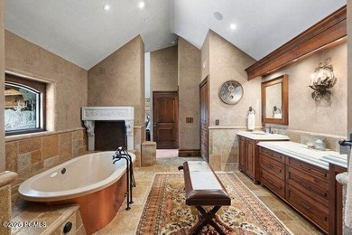 Welcome to one of the most iconic estates in Wolf Creek Ranch - photo 48