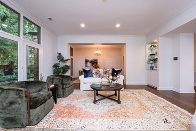 Exceptional residence located in the highly desirable gated - photo 7