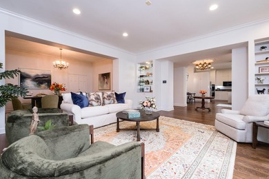 Exceptional residence located in the highly desirable gated - photo 8