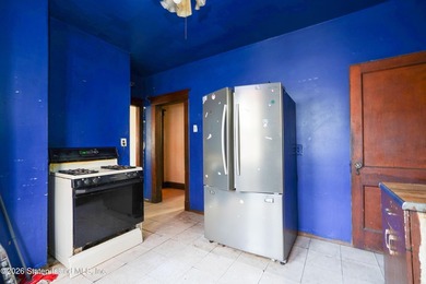 Welcome to 333 Hanover Avenue, a fully detached two-family home - photo 14