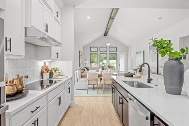 BRAND NEW CONSTRUCTION by Oakmont Homes. This charming garden - photo 4