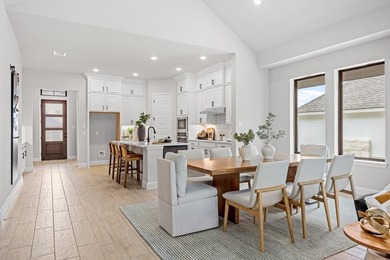 BRAND NEW CONSTRUCTION by Oakmont Homes. This charming garden - photo 8