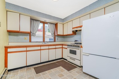 Welcome to 333 Hanover Avenue, a fully detached two-family home - photo 28