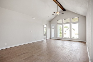 BRAND NEW CONSTRUCTION by Oakmont Homes. This charming garden - photo 5