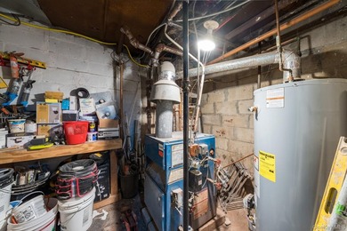 Welcome to this unique three-family home, a strong income - photo 47