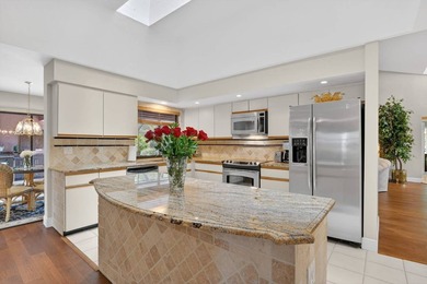 Experience the pinnacle of coastal elegance in one of Naples' - photo 4