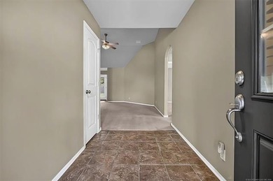 Welcome home to this beautifully maintained, one-owner 3-bedroom - photo 3