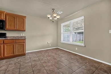 Welcome home to this beautifully maintained, one-owner 3-bedroom - photo 7