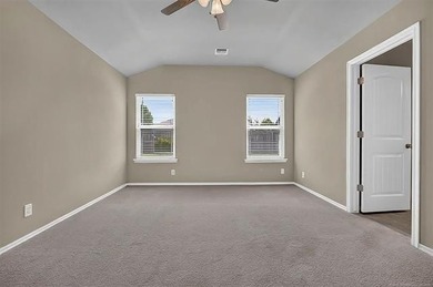 Welcome home to this beautifully maintained, one-owner 3-bedroom - photo 8