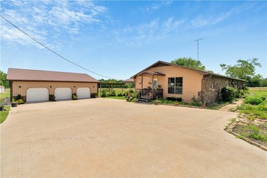 Nice one-owner home on 13.39 clear acres with many outbuildings - photo 11
