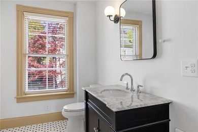 Location is everything in Newport and this unit puts you right - photo 11
