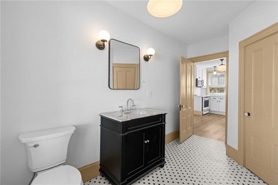 Location is everything in Newport and this unit puts you right - photo 13