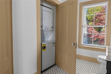 Location is everything in Newport and this unit puts you right - photo 14