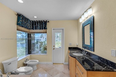 Nearly 1/2-Acre Waterfront Estate on a Premier Cul-de-Sac Lot - photo 15