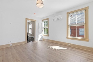 Location is everything in Newport and this unit puts you right - photo 18