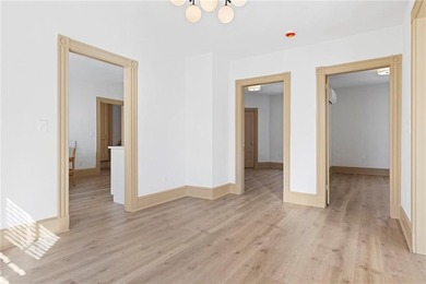 Location is everything in Newport and this unit puts you right - photo 21
