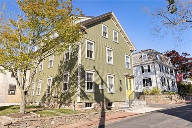 Location is everything in Newport and this unit puts you right - photo 23