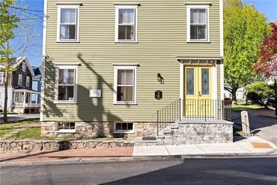Location is everything in Newport and this unit puts you right - photo 25