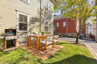 Location is everything in Newport and this unit puts you right - photo 27