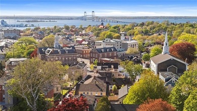 Location is everything in Newport and this unit puts you right - photo 32