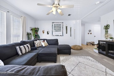* LAND INCLUDED * Discover this charming 3-bedroom, 2-bathroom - photo 4