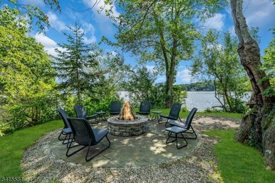 2.52 Acre Lakefront Estate! Renovated, Expanded Ranch with - photo 4