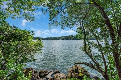 2.52 Acre Lakefront Estate! Renovated, Expanded Ranch with - photo 5