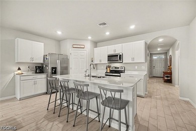 MOVE-IN READY and NO FLOOD INSURANCE REQUIRED! This fully fenced - photo 8