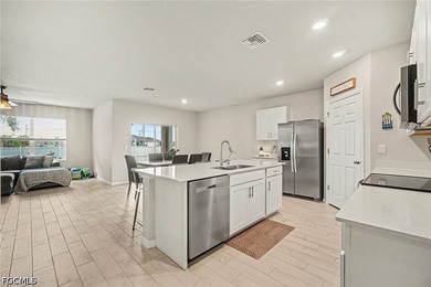 MOVE-IN READY and NO FLOOD INSURANCE REQUIRED! This fully fenced - photo 10
