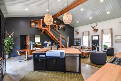 Meticulously maintained and beautifully custom built, this - photo 6