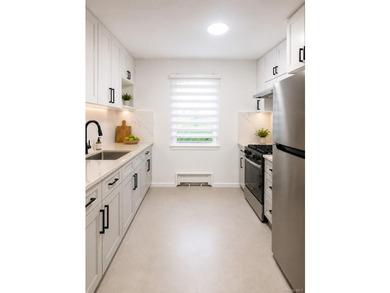 Newly renovated One-Bedroom Garden-Style Apartment! Located on - photo 3