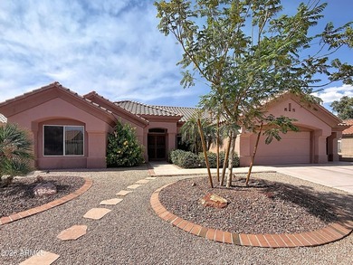 Beautifully maintained Del Webb Safford model on the 4th fairway - photo 1