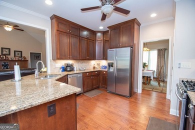 LAKEFRONT LIVING AT ITS FINEST! Welcome to 116 Wilson Creek - photo 11