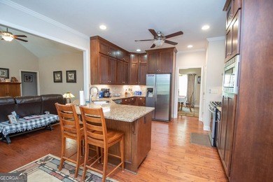 LAKEFRONT LIVING AT ITS FINEST! Welcome to 116 Wilson Creek - photo 12