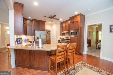 LAKEFRONT LIVING AT ITS FINEST! Welcome to 116 Wilson Creek - photo 13