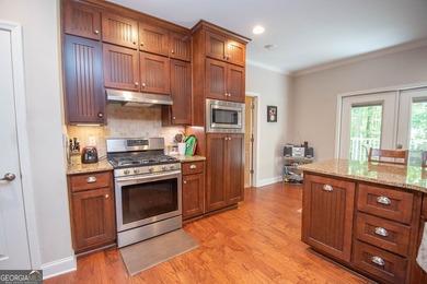 LAKEFRONT LIVING AT ITS FINEST! Welcome to 116 Wilson Creek - photo 16