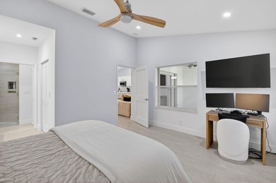 Exquisitely remodeled 3-bedroom, 2-bath corner villa in the - photo 23