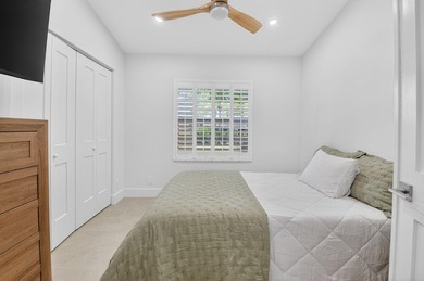Exquisitely remodeled 3-bedroom, 2-bath corner villa in the - photo 25