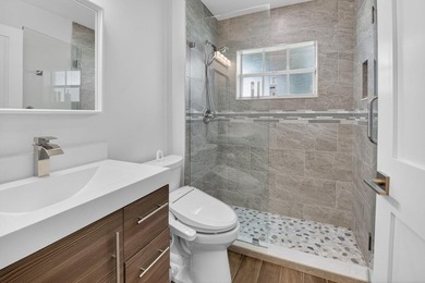 Exquisitely remodeled 3-bedroom, 2-bath corner villa in the - photo 27