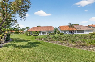 Exquisitely remodeled 3-bedroom, 2-bath corner villa in the - photo 36