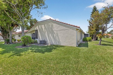 Exquisitely remodeled 3-bedroom, 2-bath corner villa in the - photo 37